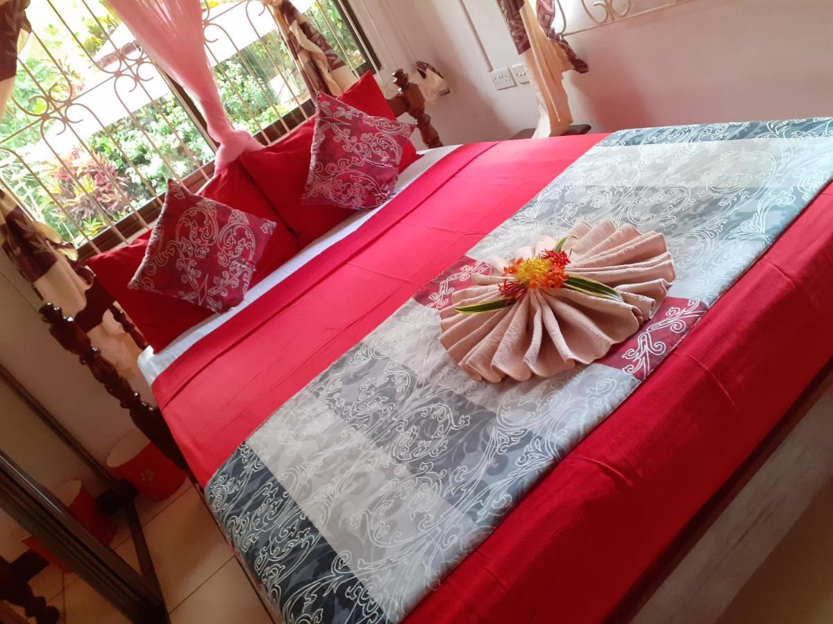 Gigi'S Self Catering Apartment 格劳德港 外观 照片