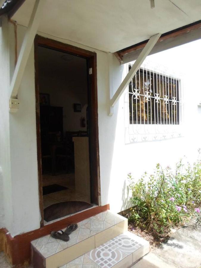 Gigi'S Self Catering Apartment 格劳德港 外观 照片