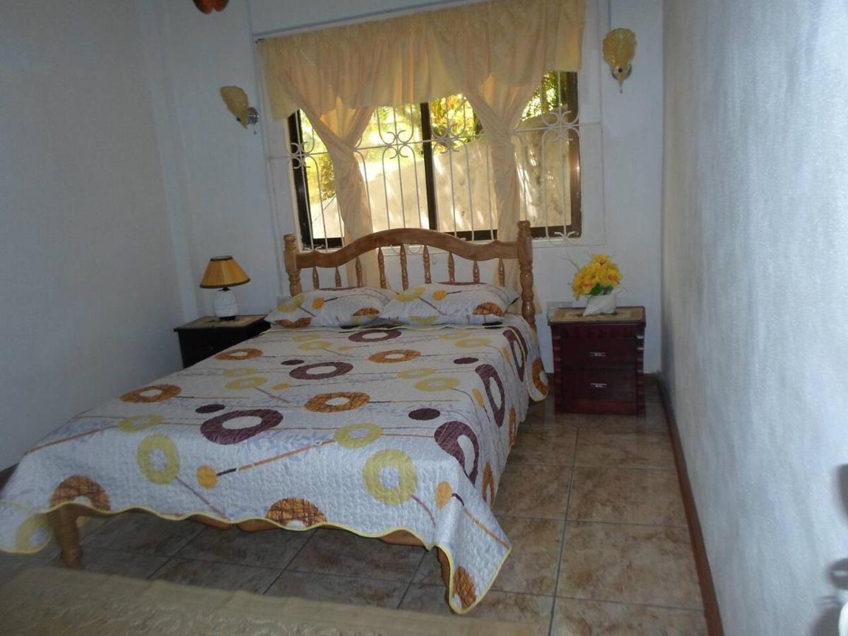 Gigi'S Self Catering Apartment 格劳德港 外观 照片
