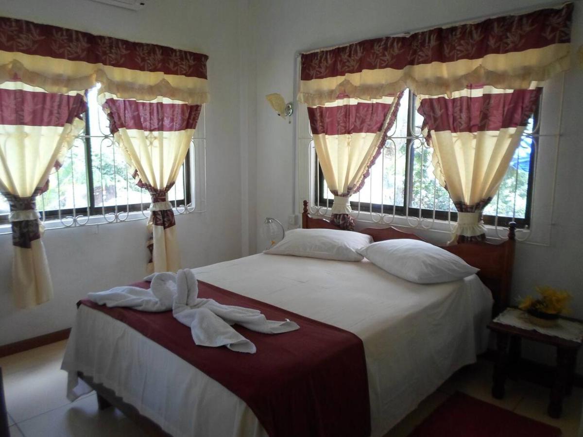 Gigi'S Self Catering Apartment 格劳德港 外观 照片