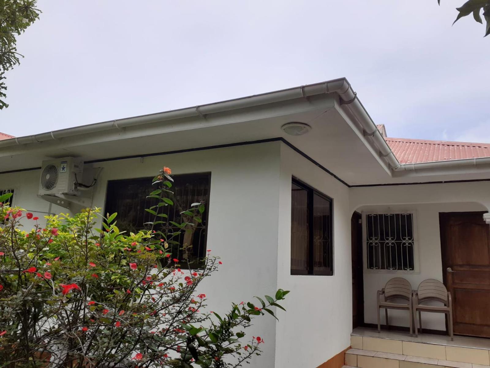 Gigi'S Self Catering Apartment 格劳德港 外观 照片