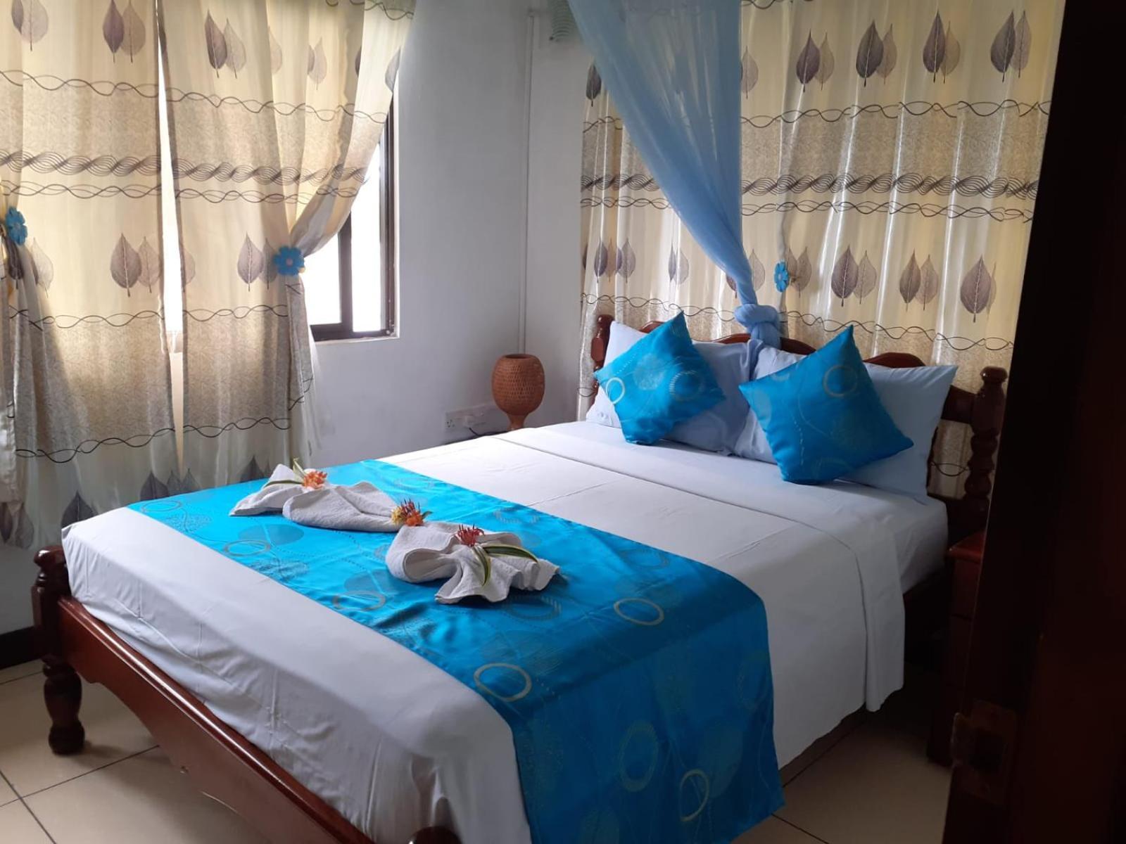 Gigi'S Self Catering Apartment 格劳德港 外观 照片