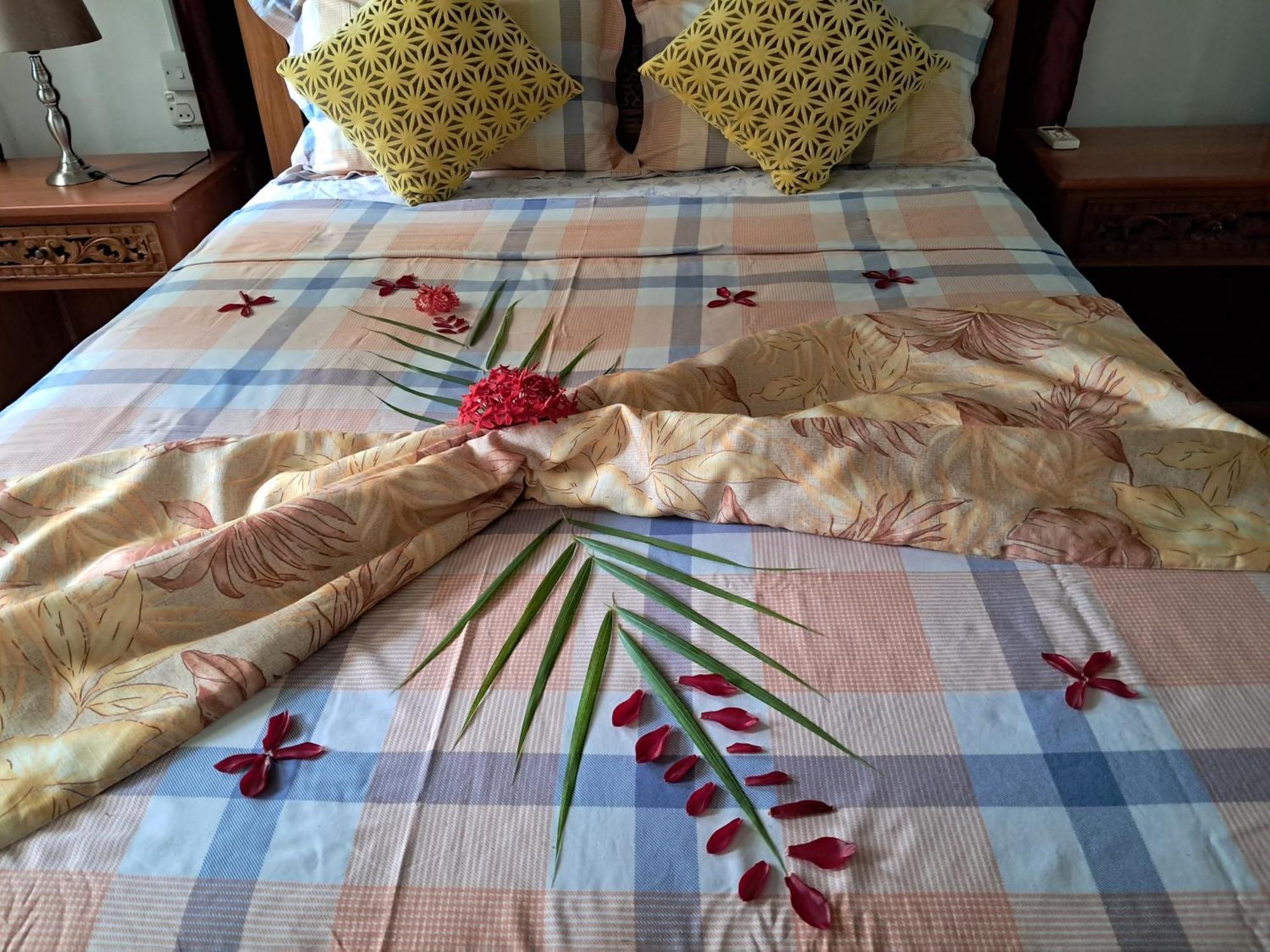 Gigi'S Self Catering Apartment 格劳德港 外观 照片